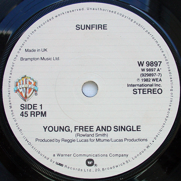 Sunfire (2) : Young, Free & Single (7", Single, Sol)
