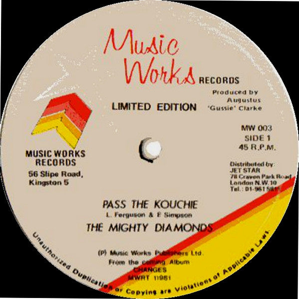 The Mighty Diamonds : Pass The Kouchie (12", Ltd)