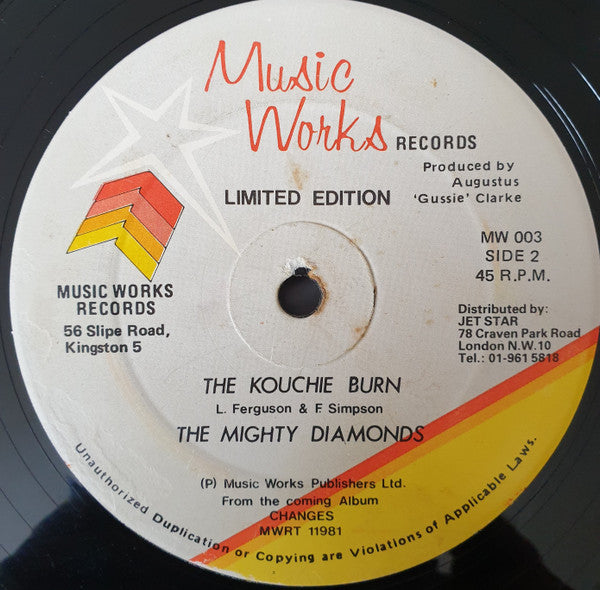 The Mighty Diamonds : Pass The Kouchie (12", Ltd)
