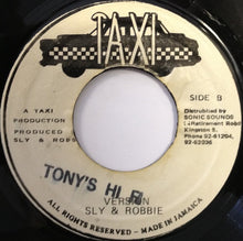 Carlton Livingston / Sly & Robbie : Those Tricks (7", Single)