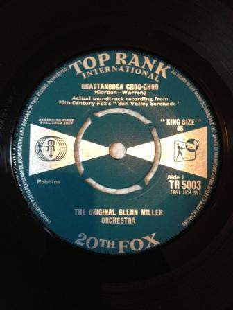 Glenn Miller And His Orchestra : Chattanooga Choo-Choo / Serenade In Blue (7", Single)