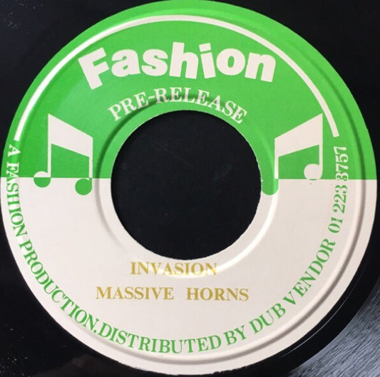 The Massive Horns / The Reprobates : Invasion / Chapter II (7", Single)