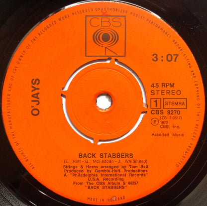 The O'Jays : Back Stabbers (7", Single)